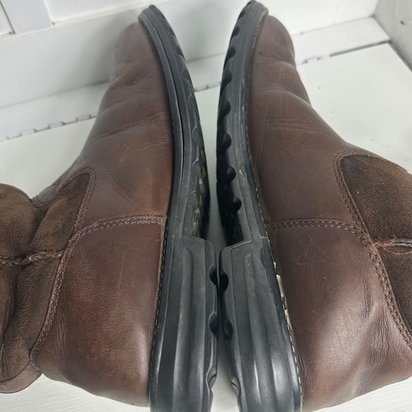 UGG Boots Womens Sz 9 Leather Shearling Fur Lined Short 5381 Brown Slip On - Picture 6 of 10